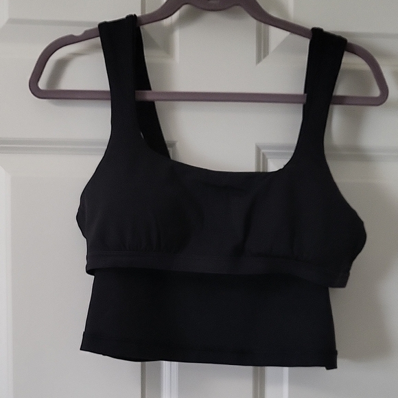 NEW Athleta Black Crop Top Women’s Small Built-In Bra Athletic Workout - Picture 4 of 7